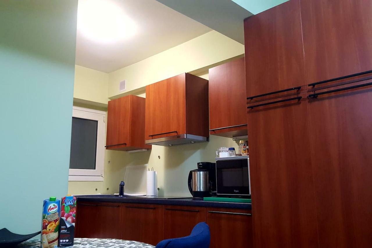 Quiet Apartment In Plaka Atene Esterno foto